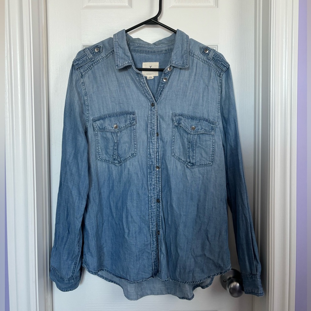 American Eagle Outfitters Light Blue Denim Button-Down boyfriend Shirt